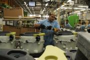 La producción industrial cayó 3% y el empleo sufre su peor caída, según un informe de la UIA