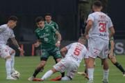 Sarmiento guapeó ante Barracas y se trajo una gran victoria del Chiqui Tapia