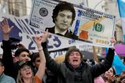 "Nos van a salir dólares por las orejas": Milei asegura que la economía seguirá firme tras las elecciones