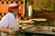 Este lunes, los maestros pizzeros y pasteleros festejan su día