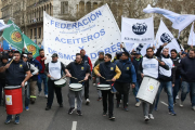 Duro cruce entre el sector agroindustrial y el gremio de los aceiteros por la reforma laboral