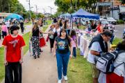 Feria Emprendedora de mujeres trabajadoras en el parque lineal