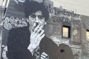 Un enorme mural de Charly García transforma la esquina de Corrientes y Callao