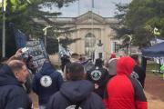 Tensión en Arenales: protestas, camiones y un Municipio que toma distancia