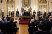 Con un abrazo de Milei y Adorni y presencia de Petrecca, Santilli asumió la Jefatura de Gabinete