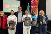 El Ministerio de Salud bonaerense entregó mochilas técnicas equipadas a estudiantes de enfermería en Lincoln