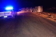 Volcó un camión en inmediaciones a Vedia y cortaron la ruta