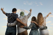 Un abrazo que trasciende fronteras: por qué cada 20 de julio se celebra el Día del Amigo