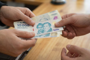Los empleados de comercio recibirán un aumento salarial de 5,7% en tres tramos