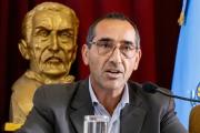 Azul: El gobierno de Sombra confirmó que pagará los sueldos municipales pero sólo el 50% del medio aguinaldo