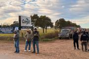 Crece el conflicto de fleteros en Arribeños y se suman transportistas al reclamo