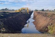 Provincia avanza con la limpieza de canales en Saladillo para reducir el riesgo de inundaciones