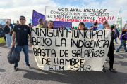 Con cortes de rutas, los trabajadores municipales presionan por mejores salarios