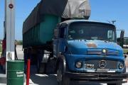 Robaron un camión con 30 toneladas de trigo que estaba estacionado con las llaves puestas