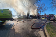 Un incendio generalizado destruyó una vivienda precaria en Junín: cinco personas asistidas