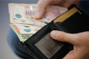 Jubilados y desocupados, los más afectados: el sesgo oculto de la inflación