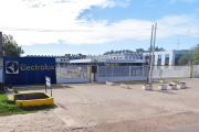 Electrolux cierra su fábrica en Rosario y analiza la cantidad de despidos