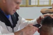 Comenzó una capacitación de peluquería y barbería para internos en la Unidad 16
