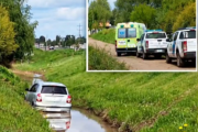 Grave accidente en Junín: un automóvil terminó en el zanjón de Cichero y La Plata