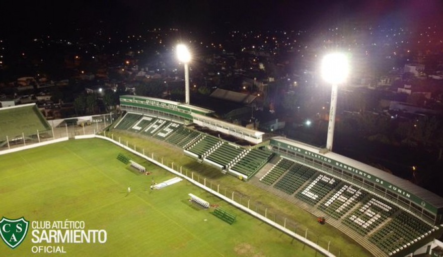 El Eva Peron Encendio Sus Luces Para Homenajear A Maradona Semanario De Junin