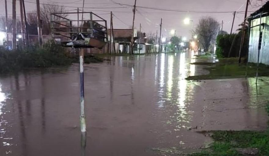 La Plata: La tormenta afectó a varias zonas y el agua entró en las ...