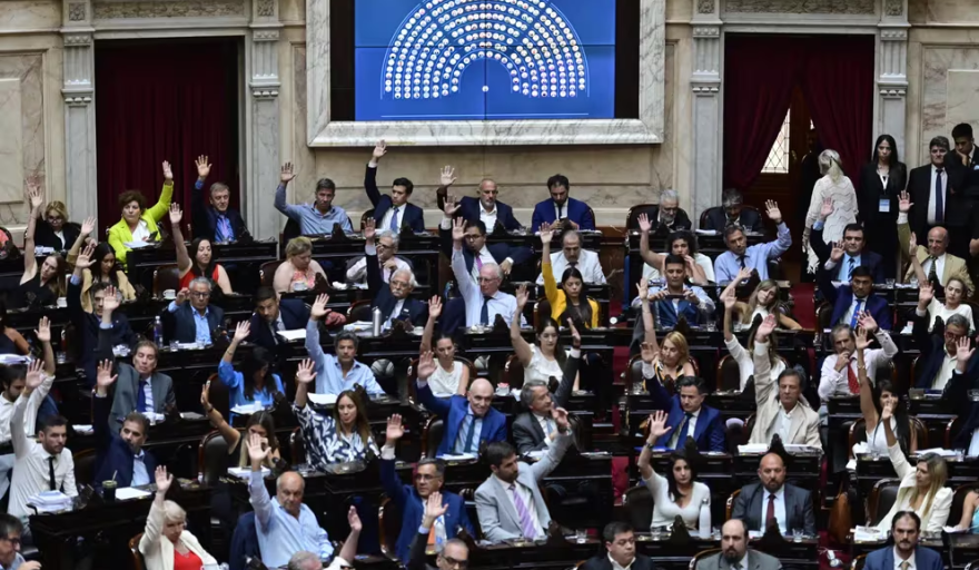 El Gobierno enviará un borrador de la Ley Bases y del paquete fiscal ...