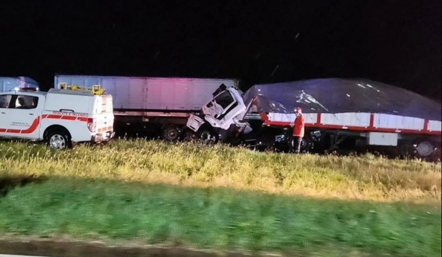 Choque múltiple en la autopista Rosario-Córdoba: Un muerto y cuatro ...