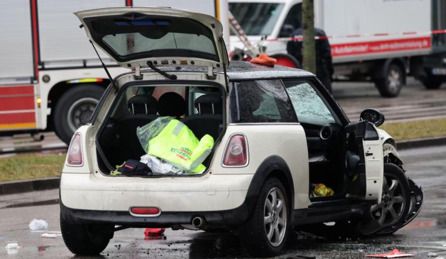 Un coche embistió a un grupo de personas en Múnich: hay al menos 28 ...